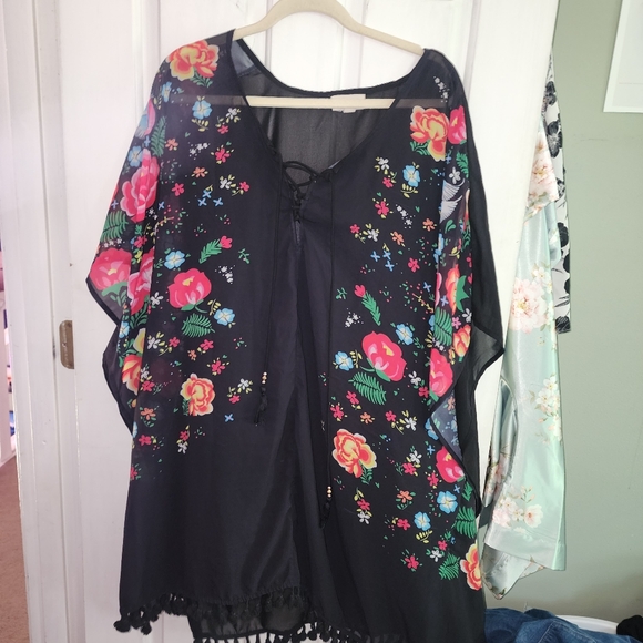 Boho Starfish Front-tie Kimono - BLACK (OS) (Pack of 6)
